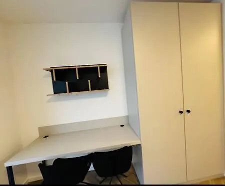 Apartment Modernes Apartment, Perfekte Lage In Berlin-adlershof Berlin